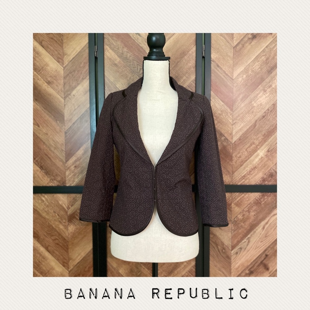 BANANA REPUBLIC - Embroidered Eyelet Blazer -SZ: 2